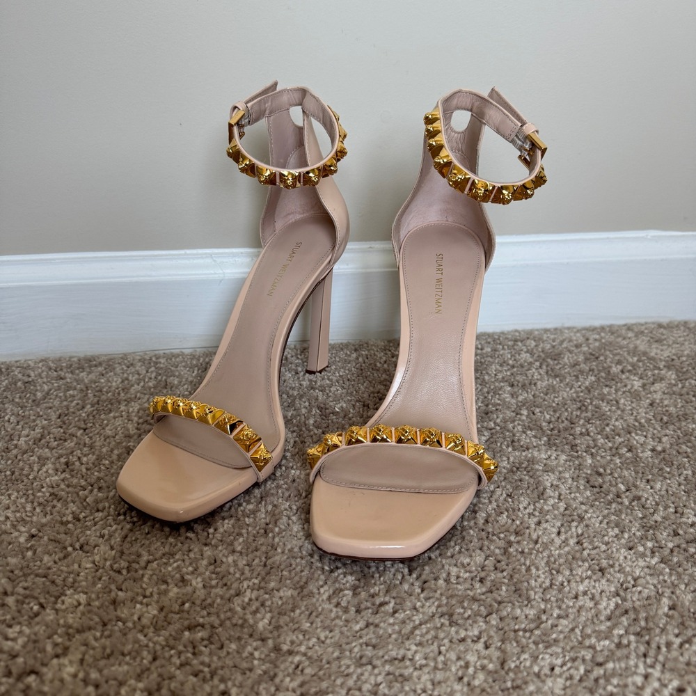 Stuart Weitzman Nudist‎ Studded Rose Gold Pyramid Heel Sandal Beige 9M 05382
